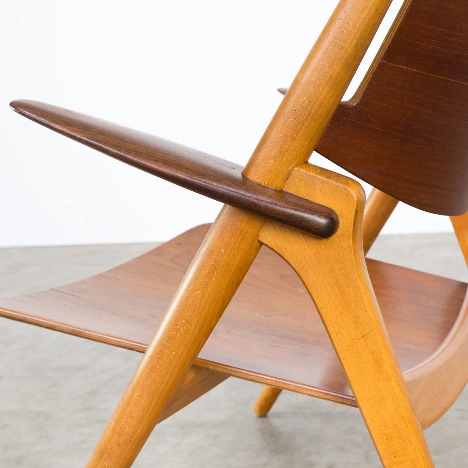 CH28T Lounge Chair