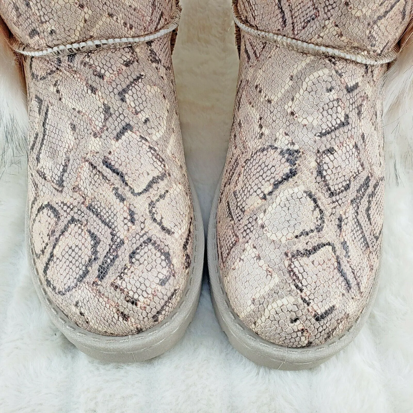 Chi Chi Tall Furry Snake Beige Faux Fur Lined Flat Winter Boots US Women's