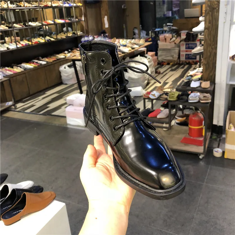 LUXE SEVEN DESIGN LACE UP BOOTS IN HIGH SHINE BLACK