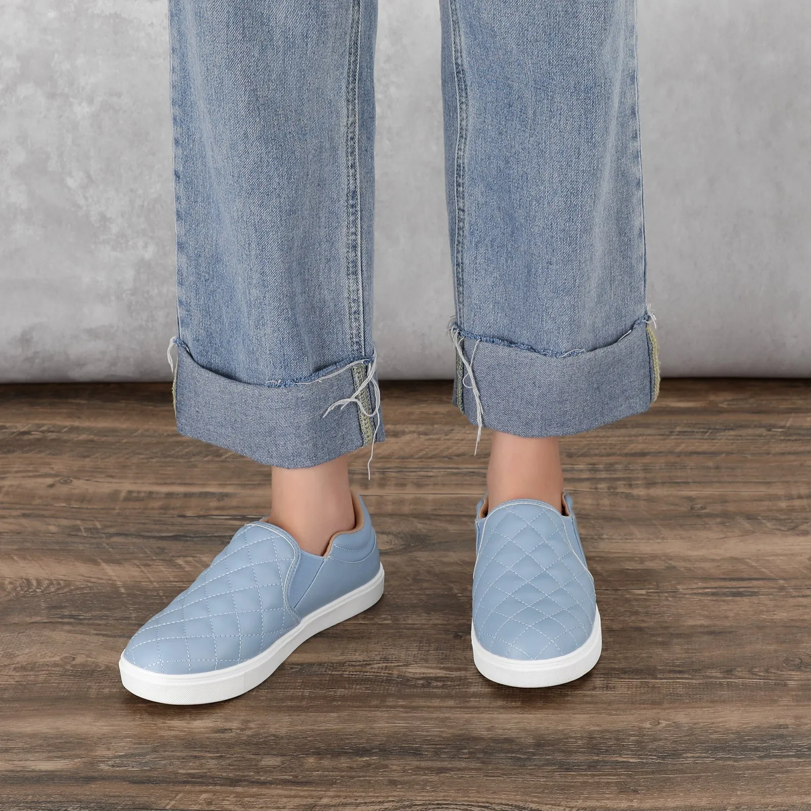 STQ Slip On Shoes for Women Fashion Sneakers Elees Quilted 2.0 Comfort Casual Fall Loafers