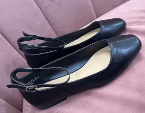 Sweep Ballet Flats-Black